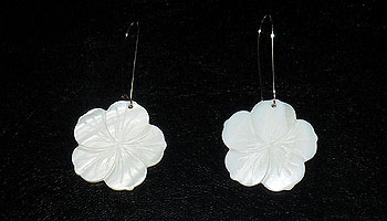 Örhängen vita blommor
